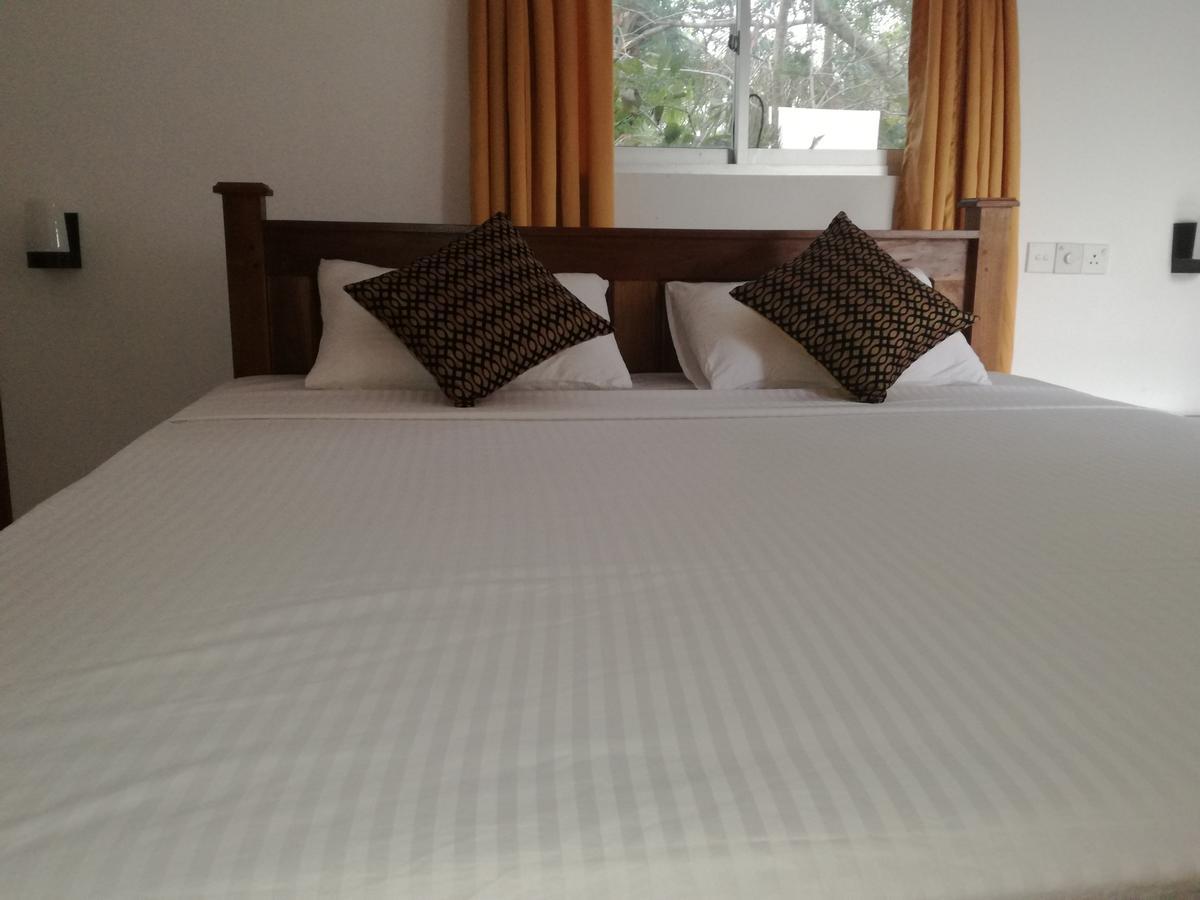 Deshani Holiday Inn Dambulla Exterior foto