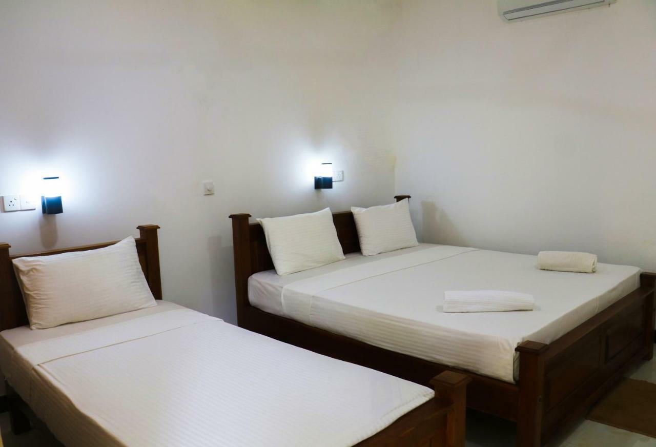 Deshani Holiday Inn Dambulla Exterior foto