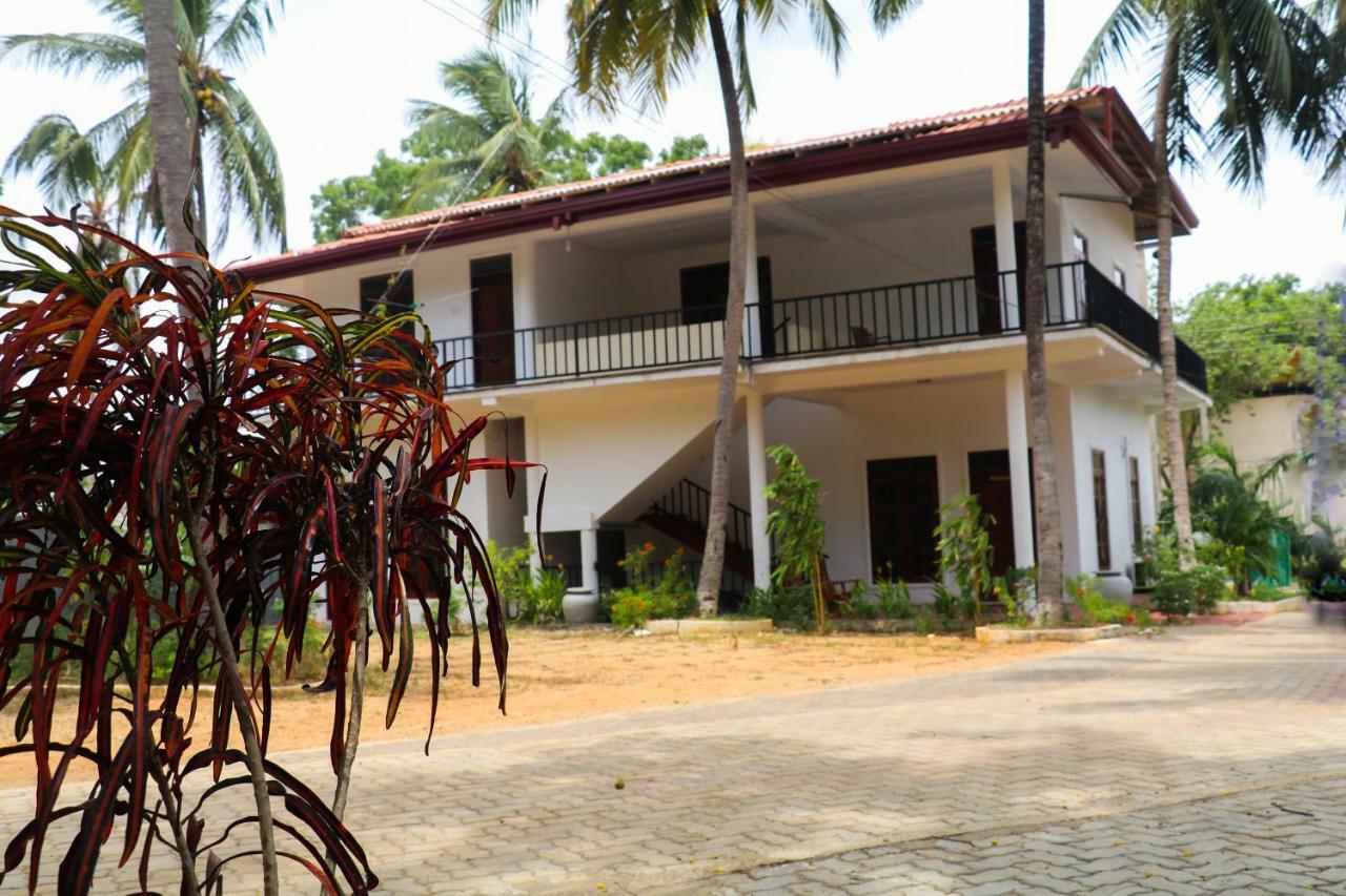 Deshani Holiday Inn Dambulla Exterior foto